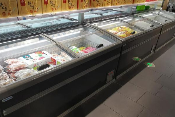 冷柜門體玻璃的應用